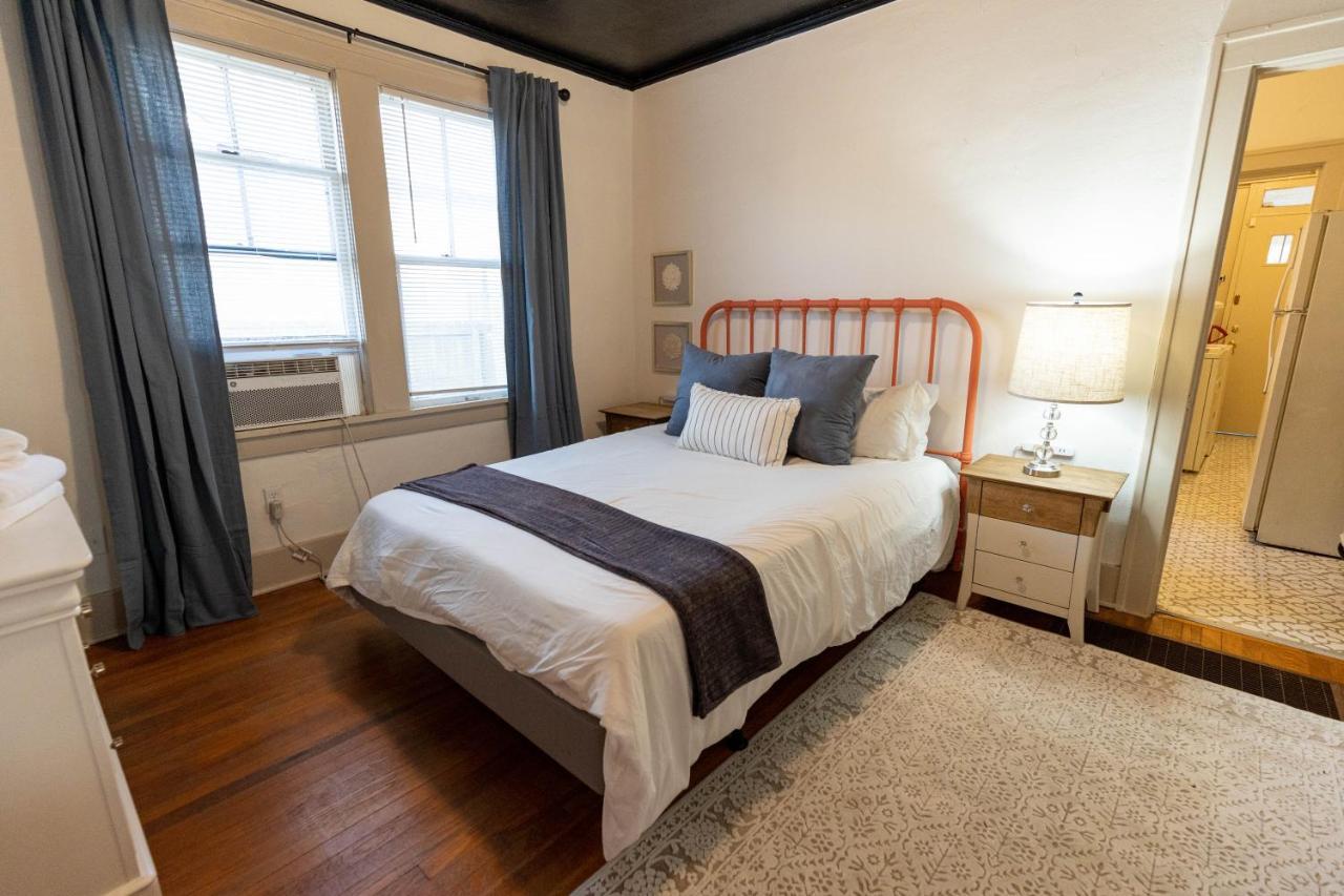 Historic Revival Midtown Memphis Duplex 64 Yes Pets Fast Wifi Free Parking Villa Exterior photo